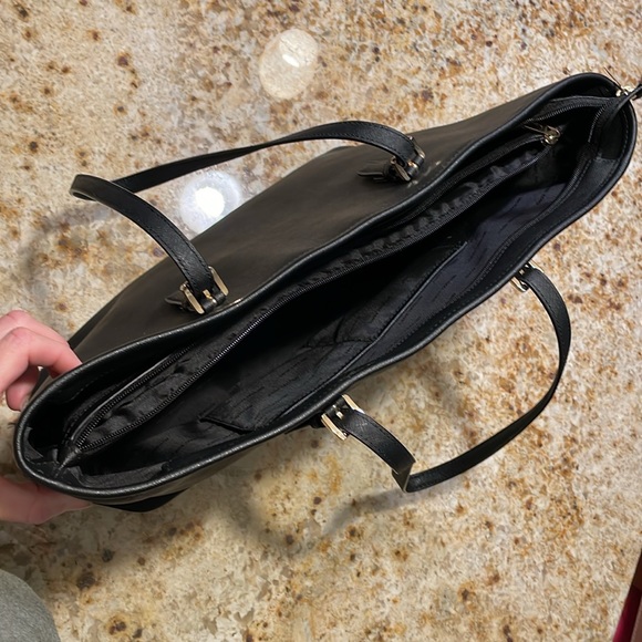 Michael Kors Large Saffiano handbag - Picture 8 of 10